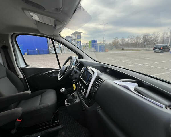 Белый Рено Трафик, объемом двигателя 2 л и пробегом 150 тыс. км за 20000 $, фото 34 на Automoto.ua