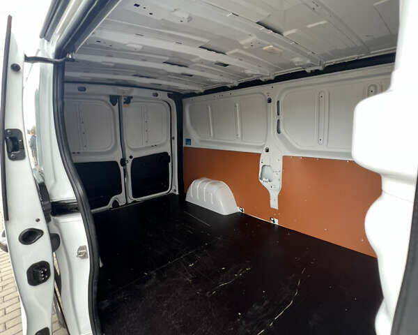 Белый Рено Трафик, объемом двигателя 2 л и пробегом 150 тыс. км за 20000 $, фото 26 на Automoto.ua