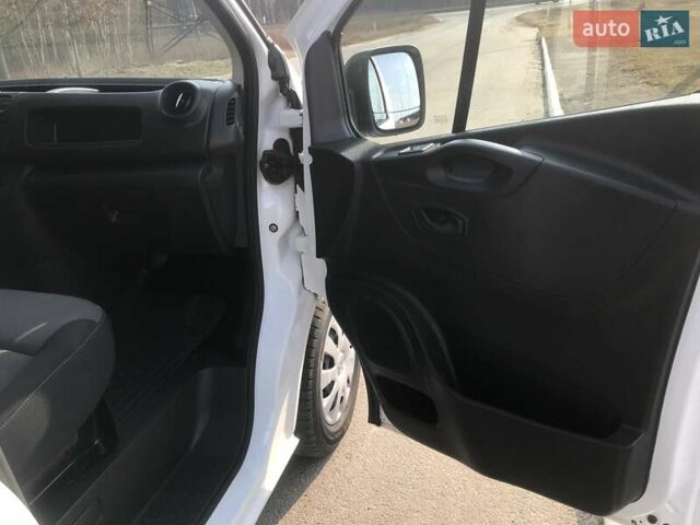 Білий Рено Трафік, об'ємом двигуна 2 л та пробігом 220 тис. км за 15500 $, фото 25 на Automoto.ua