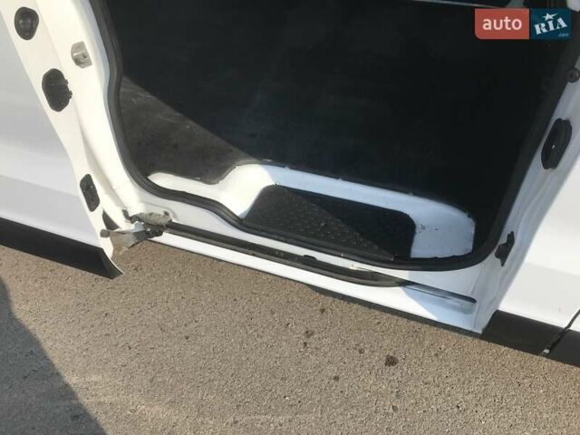 Білий Рено Трафік, об'ємом двигуна 2 л та пробігом 220 тис. км за 15500 $, фото 27 на Automoto.ua