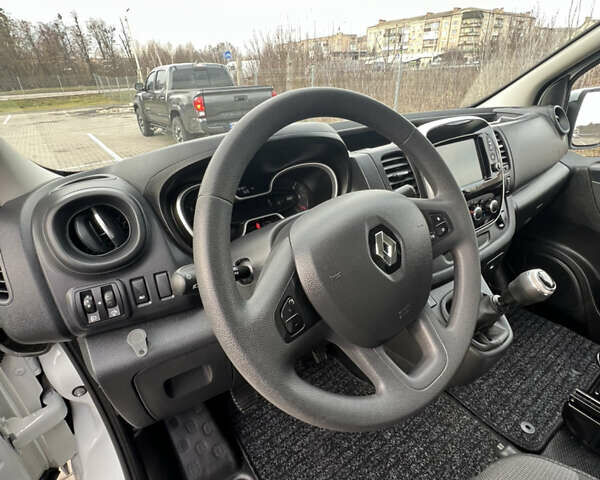 Белый Рено Трафик, объемом двигателя 2 л и пробегом 150 тыс. км за 20000 $, фото 44 на Automoto.ua