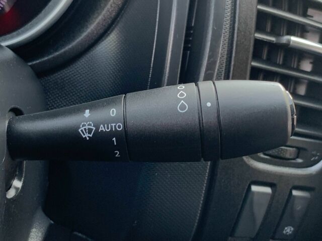 Белый Рено Трафик, объемом двигателя 2 л и пробегом 209 тыс. км за 16955 $, фото 20 на Automoto.ua