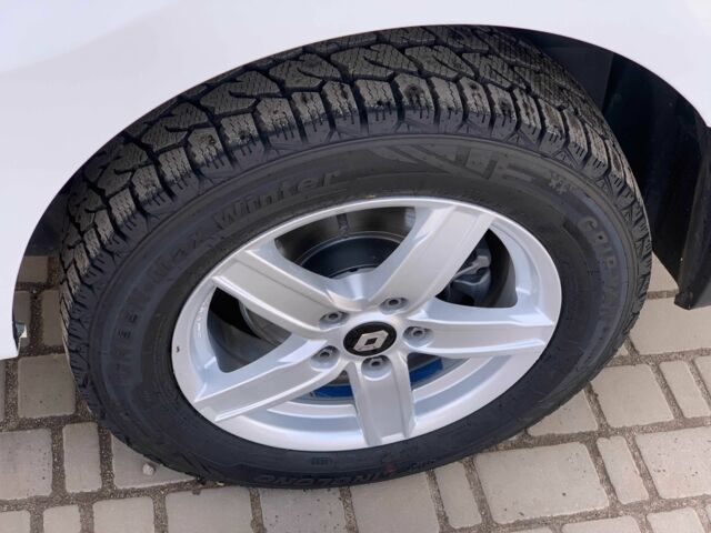 Белый Рено Трафик, объемом двигателя 2 л и пробегом 209 тыс. км за 16955 $, фото 9 на Automoto.ua