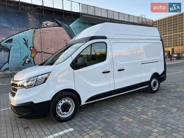 Белый Рено Трафик, объемом двигателя 2 л и пробегом 163 тыс. км за 23499 $, фото 1 на Automoto.ua