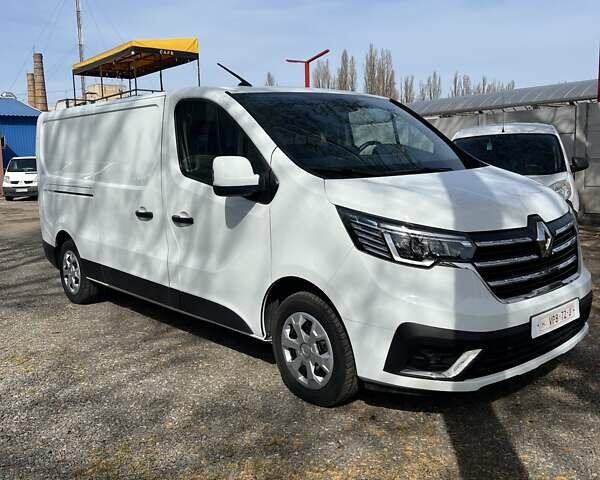 Белый Рено Трафик, объемом двигателя 20 л и пробегом 215 тыс. км за 22599 $, фото 4 на Automoto.ua