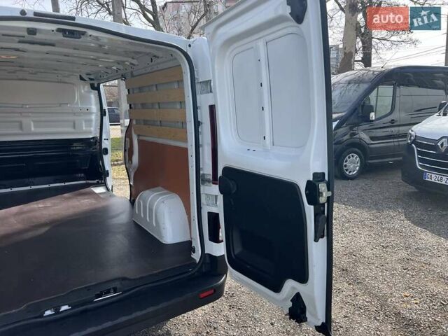 Белый Рено Трафик, объемом двигателя 20 л и пробегом 215 тыс. км за 22599 $, фото 41 на Automoto.ua
