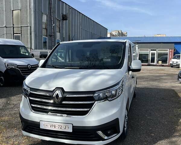 Белый Рено Трафик, объемом двигателя 20 л и пробегом 215 тыс. км за 22599 $, фото 1 на Automoto.ua