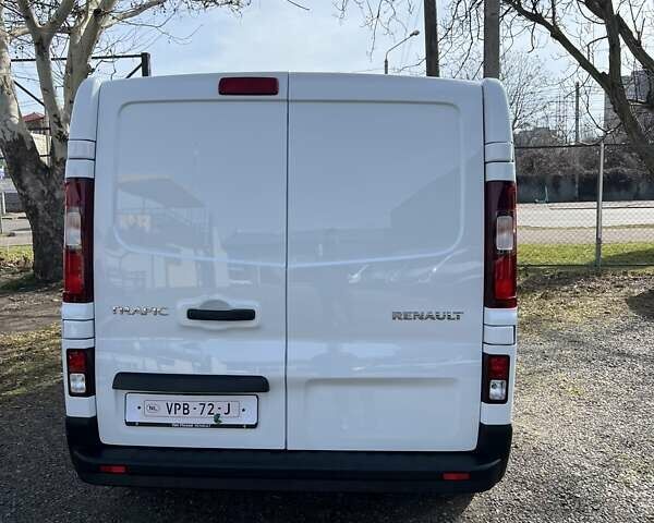 Белый Рено Трафик, объемом двигателя 20 л и пробегом 215 тыс. км за 22599 $, фото 7 на Automoto.ua