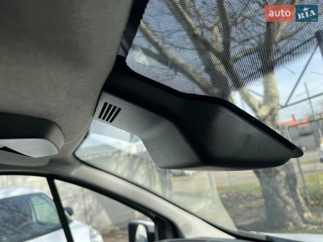 Белый Рено Трафик, объемом двигателя 20 л и пробегом 215 тыс. км за 22599 $, фото 32 на Automoto.ua