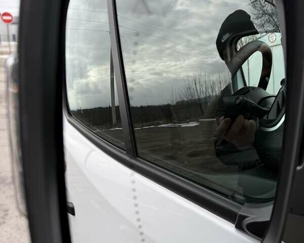 Белый Рено Трафик, объемом двигателя 2 л и пробегом 25 тыс. км за 27900 $, фото 42 на Automoto.ua