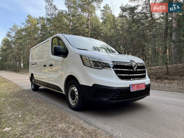 Белый Рено Трафик, объемом двигателя 2 л и пробегом 25 тыс. км за 32800 $, фото 2 на Automoto.ua