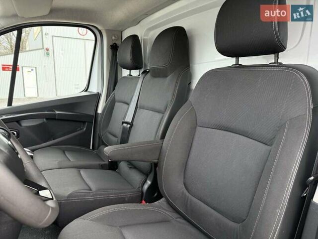 Белый Рено Трафик, объемом двигателя 2 л и пробегом 25 тыс. км за 27900 $, фото 49 на Automoto.ua