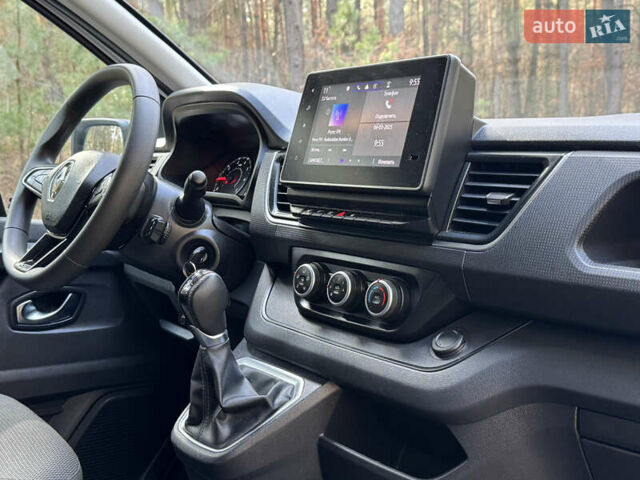 Белый Рено Трафик, объемом двигателя 2 л и пробегом 25 тыс. км за 32800 $, фото 41 на Automoto.ua