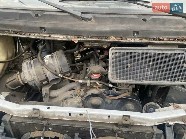 Білий Рено Трафік, об'ємом двигуна 2.4 л та пробігом 200 тис. км за 1654 $, фото 4 на Automoto.ua