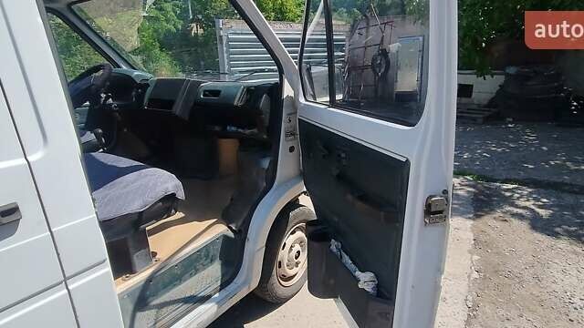 Белый Рено Трафик, объемом двигателя 2.1 л и пробегом 386 тыс. км за 1700 $, фото 5 на Automoto.ua