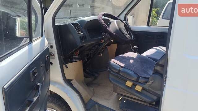 Белый Рено Трафик, объемом двигателя 2.1 л и пробегом 386 тыс. км за 1700 $, фото 13 на Automoto.ua