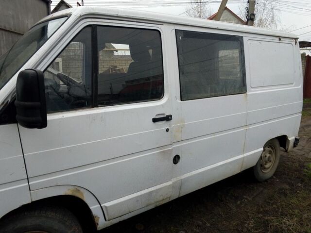 Белый Рено Трафик, объемом двигателя 0 л и пробегом 111 тыс. км за 1500 $, фото 6 на Automoto.ua