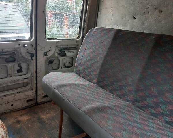 Белый Рено Трафик, объемом двигателя 2.1 л и пробегом 365 тыс. км за 1700 $, фото 3 на Automoto.ua