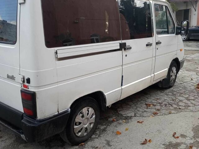 Рено Трафик 1998 в Каменце-Подольском на Automoto.ua Белый Рено Трафик, объемом двигателя 2.5 л и пробегом 295 тыс. км за 2600 $, фото 2 на Automoto.ua