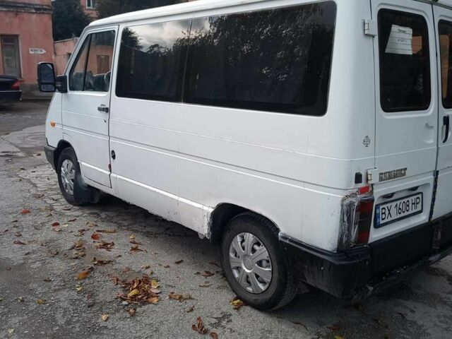 Рено Трафик 1998 в Каменце-Подольском на Automoto.ua Белый Рено Трафик, объемом двигателя 2.5 л и пробегом 295 тыс. км за 2600 $, фото 3 на Automoto.ua