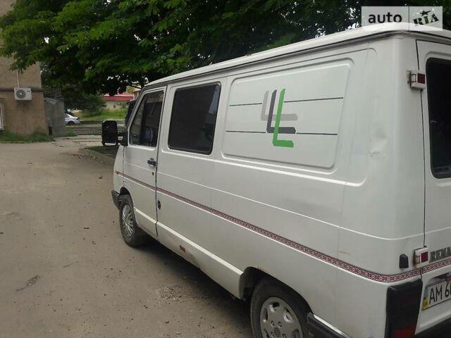 Білий Рено Трафік, об'ємом двигуна 1.9 л та пробігом 250 тис. км за 1900 $, фото 6 на Automoto.ua