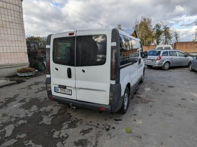 Белый Рено Трафик, объемом двигателя 1.9 л и пробегом 355 тыс. км за 5200 $, фото 1 на Automoto.ua