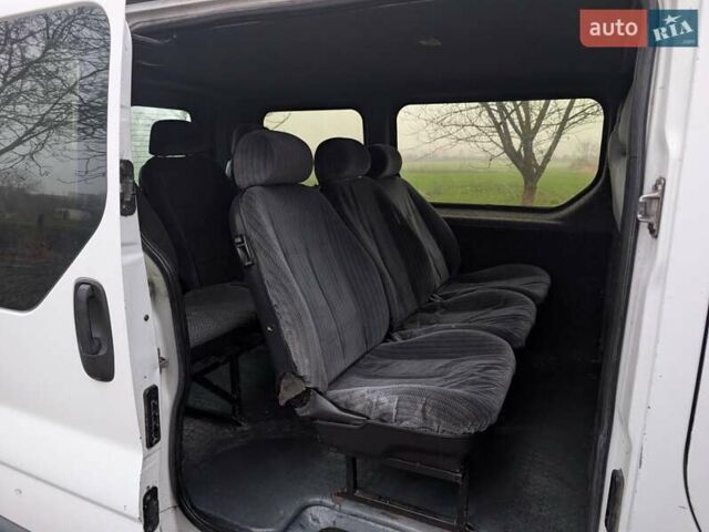 Белый Рено Трафик, объемом двигателя 1.9 л и пробегом 330 тыс. км за 4850 $, фото 15 на Automoto.ua