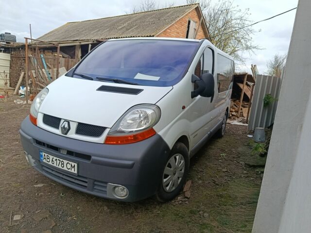 Белый Рено Трафик, объемом двигателя 1.9 л и пробегом 299 тыс. км за 6700 $, фото 1 на Automoto.ua