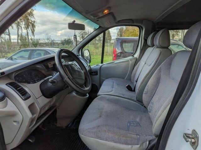 Белый Рено Трафик, объемом двигателя 1.9 л и пробегом 355 тыс. км за 5200 $, фото 11 на Automoto.ua