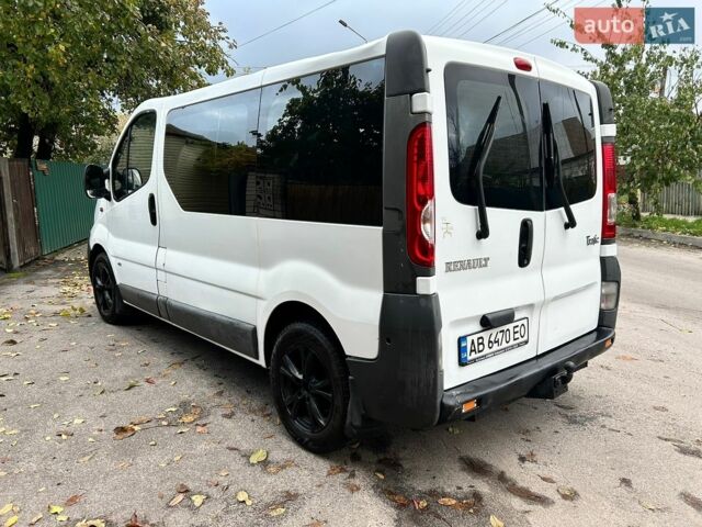 Белый Рено Трафик, объемом двигателя 1.9 л и пробегом 280 тыс. км за 6000 $, фото 2 на Automoto.ua
