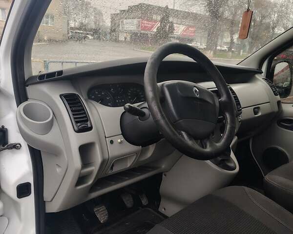 Білий Рено Трафік, об'ємом двигуна 1.87 л та пробігом 299 тис. км за 5800 $, фото 12 на Automoto.ua