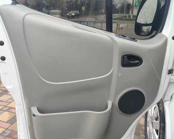 Білий Рено Трафік, об'ємом двигуна 1.87 л та пробігом 299 тис. км за 5800 $, фото 11 на Automoto.ua