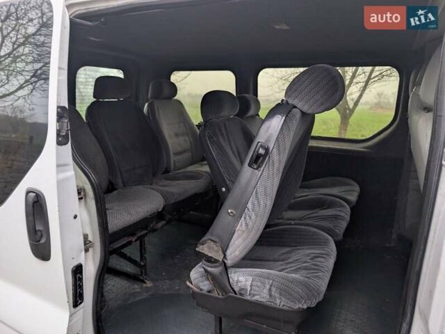 Белый Рено Трафик, объемом двигателя 1.9 л и пробегом 330 тыс. км за 4850 $, фото 14 на Automoto.ua