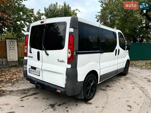 Белый Рено Трафик, объемом двигателя 1.9 л и пробегом 280 тыс. км за 6000 $, фото 4 на Automoto.ua