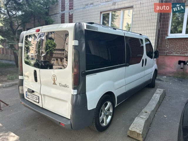Белый Рено Трафик, объемом двигателя 1.9 л и пробегом 450 тыс. км за 7999 $, фото 4 на Automoto.ua