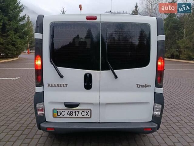 Белый Рено Трафик, объемом двигателя 1.87 л и пробегом 317 тыс. км за 6000 $, фото 24 на Automoto.ua