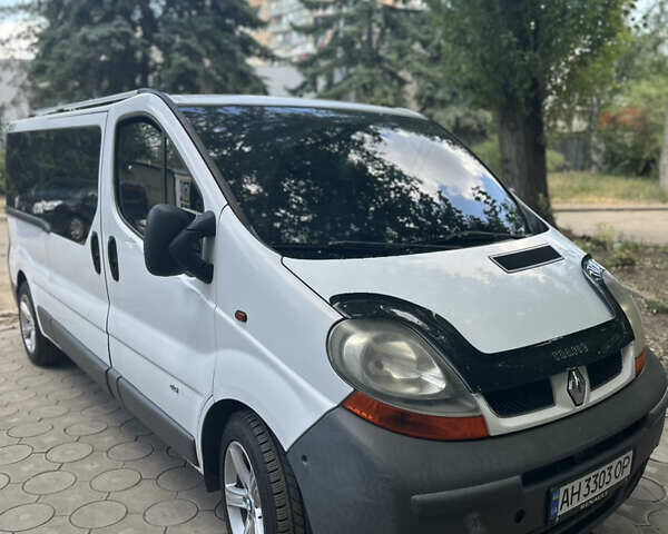 Белый Рено Трафик, объемом двигателя 1.9 л и пробегом 450 тыс. км за 7999 $, фото 5 на Automoto.ua