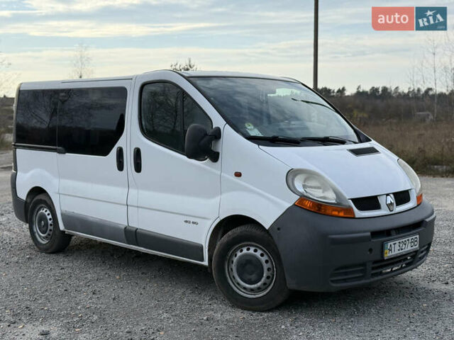 Белый Рено Трафик, объемом двигателя 1.9 л и пробегом 241 тыс. км за 5100 $, фото 1 на Automoto.ua