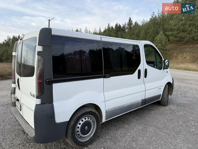 Белый Рено Трафик, объемом двигателя 1.9 л и пробегом 241 тыс. км за 5100 $, фото 5 на Automoto.ua