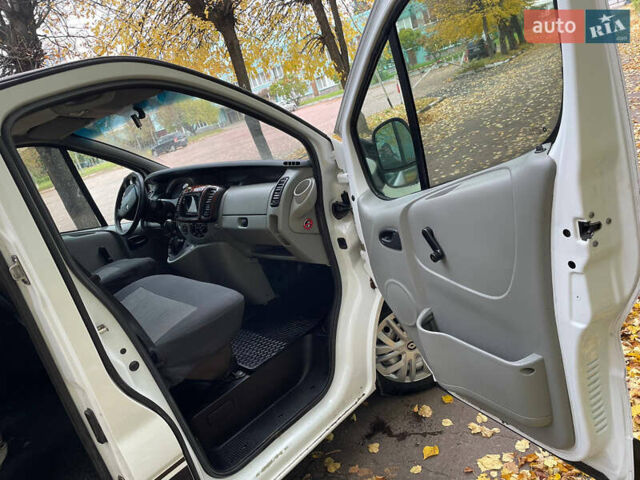 Белый Рено Трафик, объемом двигателя 1.87 л и пробегом 380 тыс. км за 6400 $, фото 35 на Automoto.ua