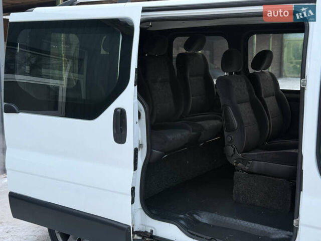 Білий Рено Трафік, об'ємом двигуна 1.9 л та пробігом 290 тис. км за 5999 $, фото 10 на Automoto.ua