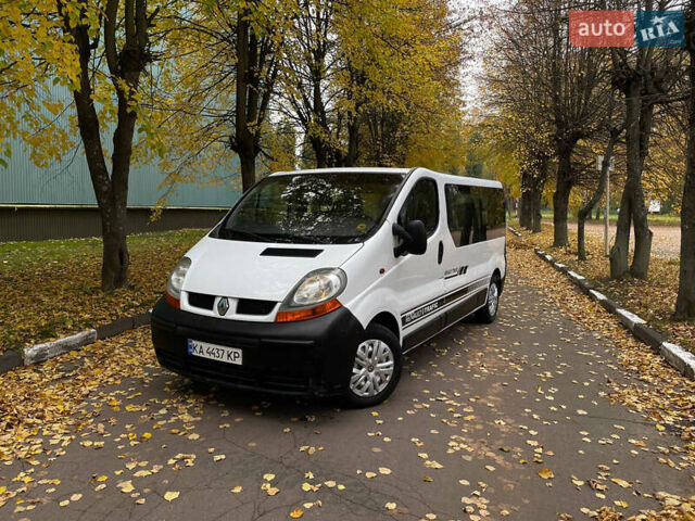Белый Рено Трафик, объемом двигателя 1.87 л и пробегом 380 тыс. км за 6400 $, фото 1 на Automoto.ua