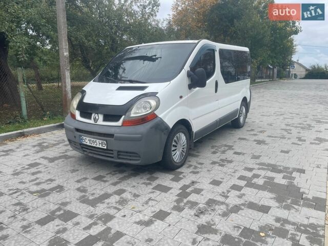 Белый Рено Трафик, объемом двигателя 1.87 л и пробегом 290 тыс. км за 4999 $, фото 3 на Automoto.ua
