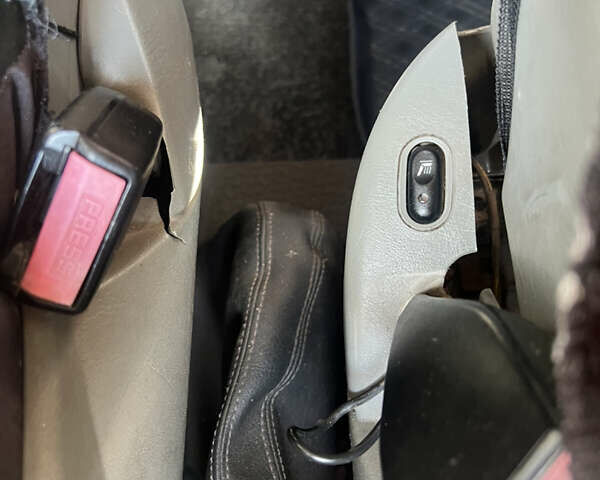 Білий Рено Трафік, об'ємом двигуна 1.9 л та пробігом 331 тис. км за 5999 $, фото 15 на Automoto.ua