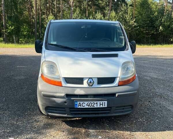 Белый Рено Трафик, объемом двигателя 1.87 л и пробегом 329 тыс. км за 5700 $, фото 2 на Automoto.ua