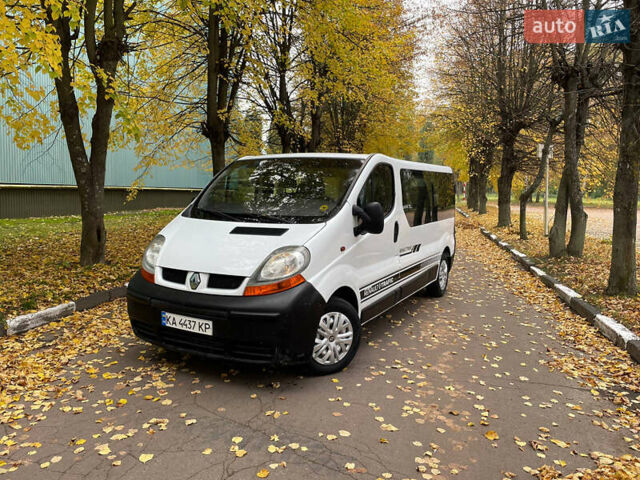 Белый Рено Трафик, объемом двигателя 1.87 л и пробегом 380 тыс. км за 6400 $, фото 2 на Automoto.ua