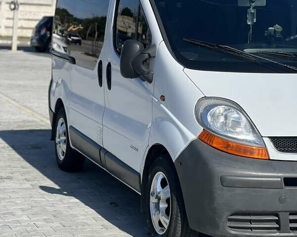 Білий Рено Трафік, об'ємом двигуна 1.9 л та пробігом 331 тис. км за 5999 $, фото 1 на Automoto.ua