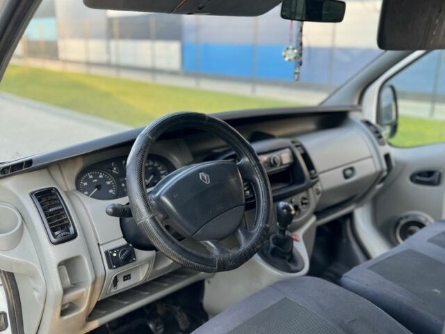 Білий Рено Трафік, об'ємом двигуна 1.9 л та пробігом 380 тис. км за 5100 $, фото 15 на Automoto.ua