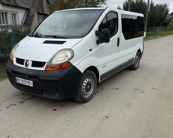 Белый Рено Трафик, объемом двигателя 1.87 л и пробегом 300 тыс. км за 4999 $, фото 5 на Automoto.ua