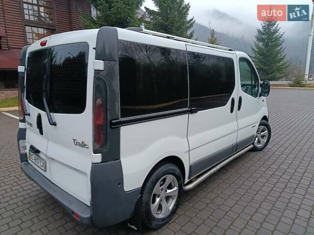 Белый Рено Трафик, объемом двигателя 1.87 л и пробегом 317 тыс. км за 6000 $, фото 10 на Automoto.ua
